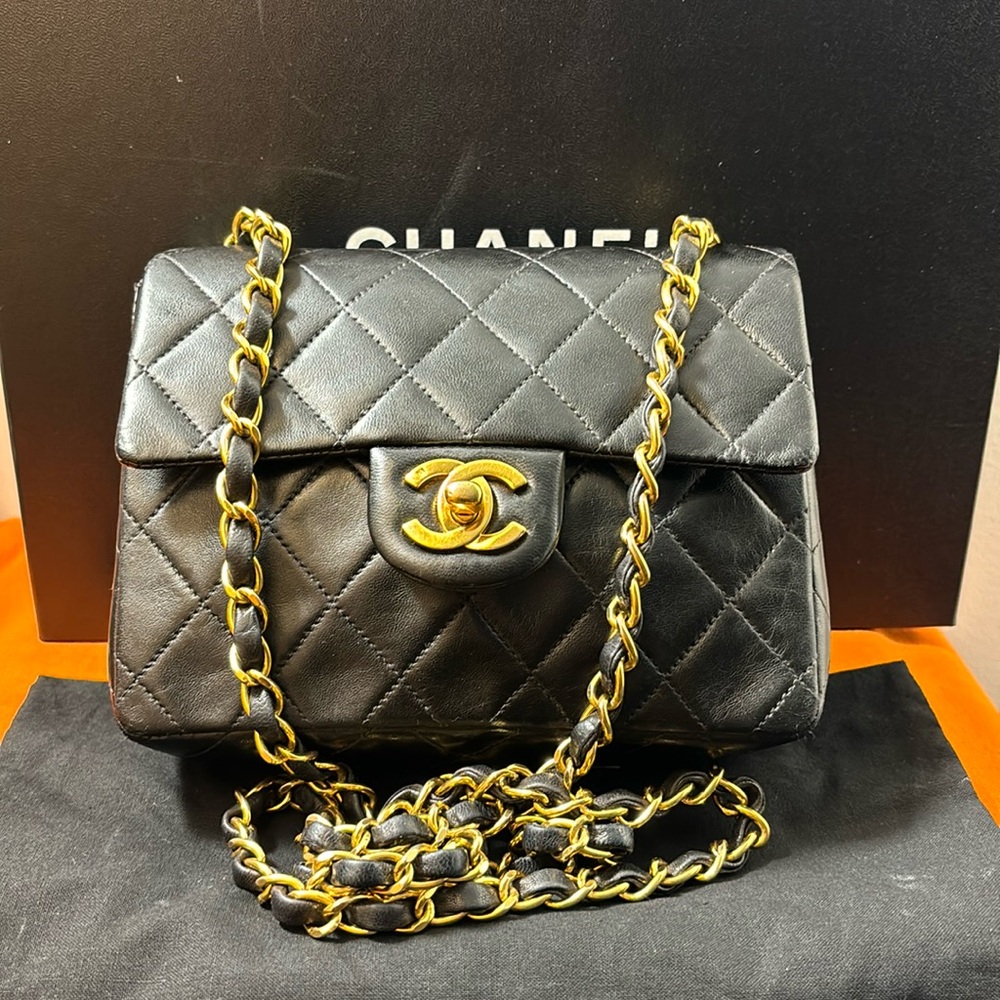 🍾sold🍾Chanel vintage mini square classic flap
